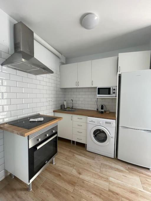 Pool View Apartment Primavera أرونا المظهر الخارجي الصورة